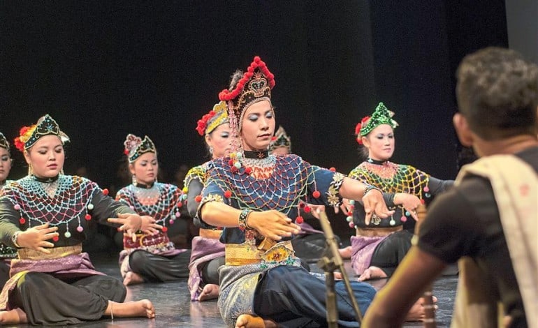 MAK YONG DANCE, MALAYSIA